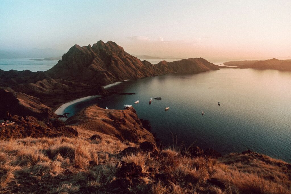 How to Avoid the Crowds at Komodo on a Phinisi