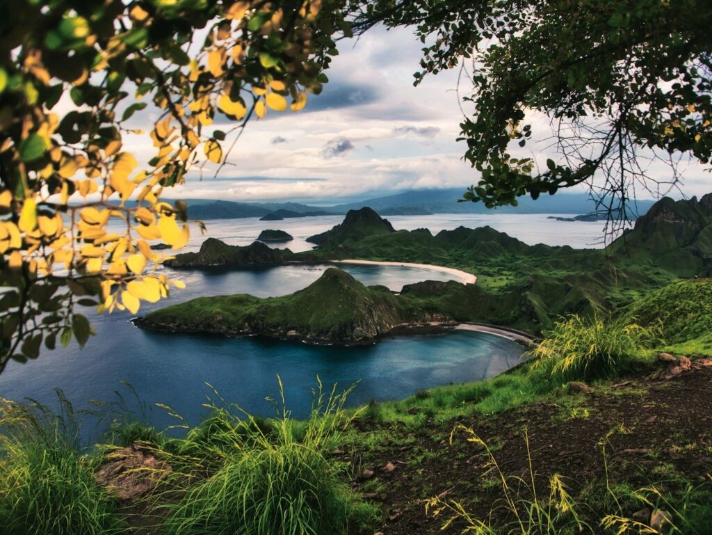 Labuan Bajo Phinisi in January or February: Is It Safe to Sail?