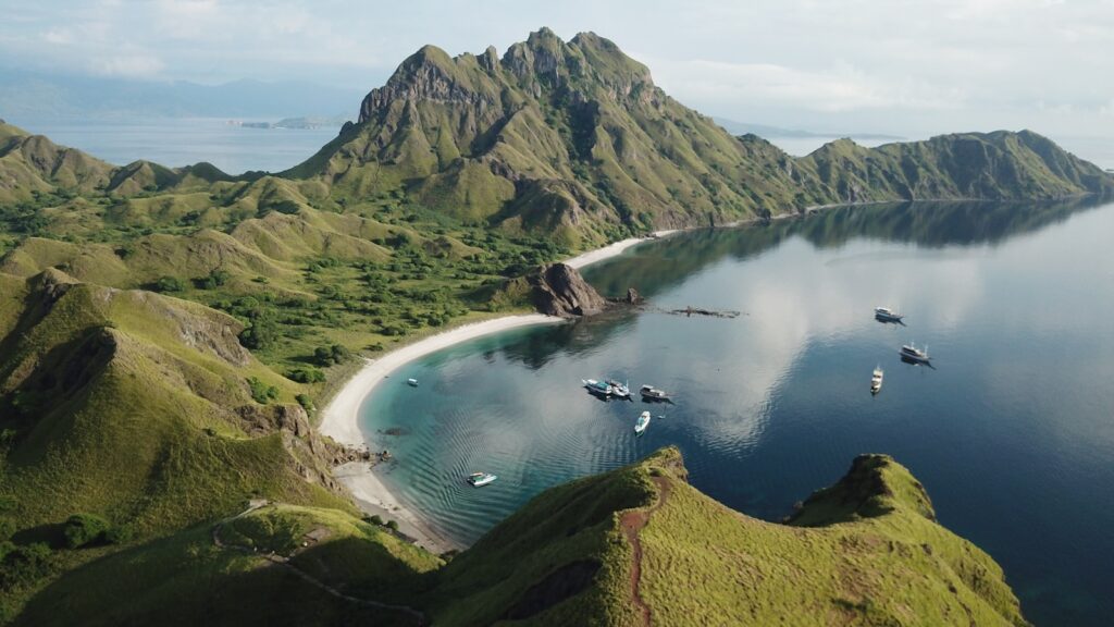 Padar Island Sunrise Hike from a Phinisi: Steps, Timing & the Three-Colored View