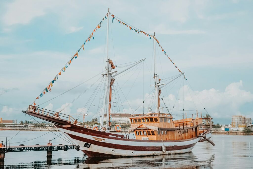 What Is a Phinisi? The Bugis Heritage Behind Indonesia’s Iconic Sailing Yacht