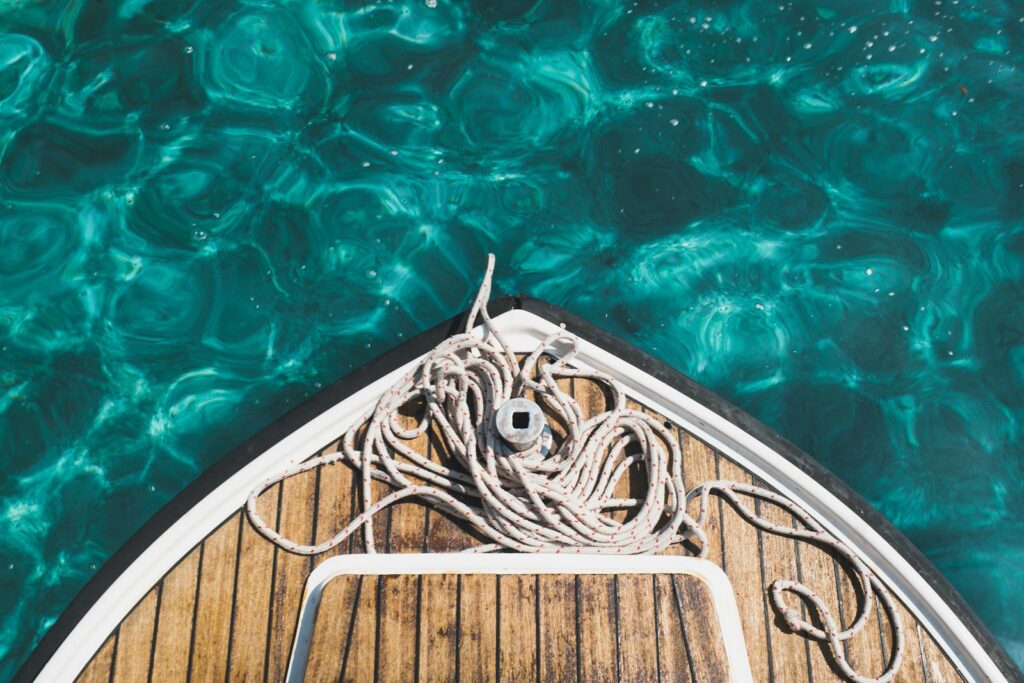 What to Expect on a Labuan Bajo Phinisi Liveaboard: A Day-by-Day Reality Check